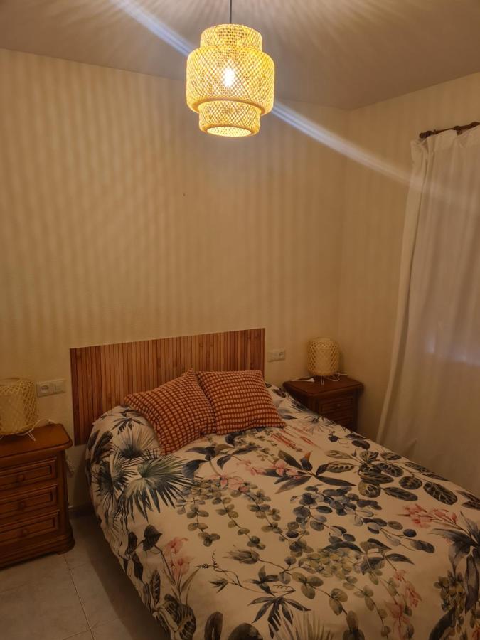 En Mijas Con Terraza, Capacidad 5 Personas Con Piscina De Temporada