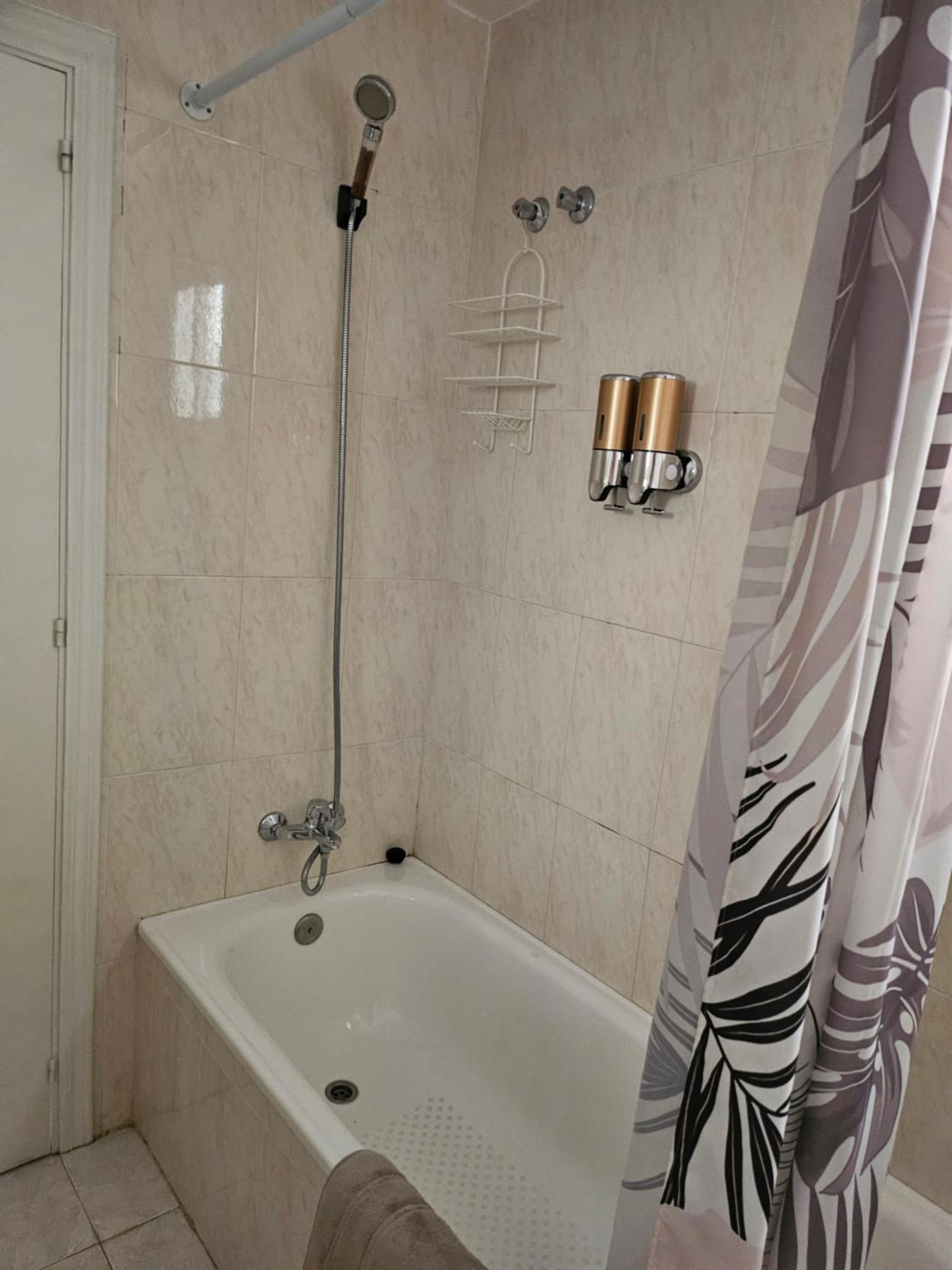 Apartment En Mijas Con Terraza, Capacidad 5 Personas Con Piscina De Temporada *
