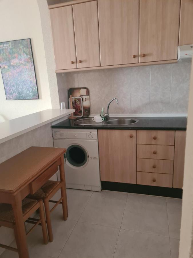 En Mijas Con Terraza, Capacidad 5 Personas Con Piscina De Temporada * Málaga